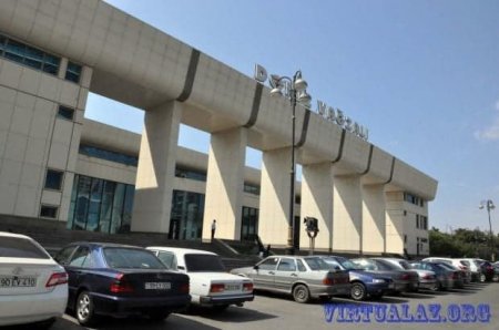 Türkmənlərin Bakıya axını: hamam dəsmalı satıb dollar aparırlar