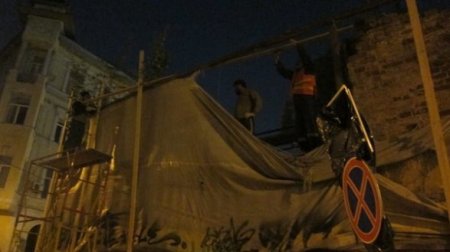 Ermənistan səfirliyi Moskvada tarixi abidəni dağıdır