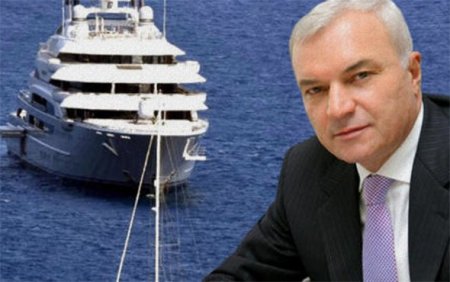 Oliqarxın yaxtası Quşadasında yanacaq doldurur: 23 tanker, yarım milyon dollar...
