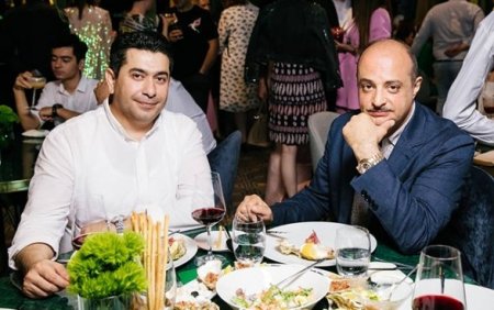 Əliyevlər, hakim elita və məmurlar Aida Mahmudovanın restoranında