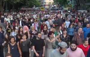 “Bu sistem dağılmalıdır!” “Bu sistem dağılmalıdır!”