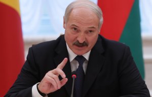 Lukaşenko yenə Moskvaya qarşı bunt qaldırdı Lukaşenko yenə Moskvaya qarşı bunt qaldırdı