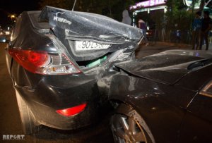 Bakıda sərxoş sürücü sükan arxasında yuxuladı və qəza törətdi