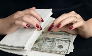 Bakı sakini 1500 manat irəli düşmək istədi, 118 min manatı əldən getdi Bakı sakini 1500 manat irəli düşmək istədi, 118 min manatı əldən getdi