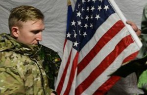 Azərbaycanlılar sərxoş Amerika hərbçisini döydülər Azərbaycanlılar sərxoş Amerika hərbçisini döydülər