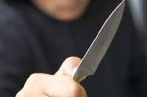 Bakıda ətir alveri edənlər arasında bıçaqlanma