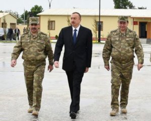 Prezident Zakir Həsənov, Nəcməddin Sadıkov və Kərəm Mustafayevi təltif etdi