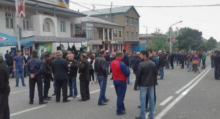 Ter-Petrosyan Paşinyanı təcili Qarabağdakı rejimə dəstək verməyə çağırdı