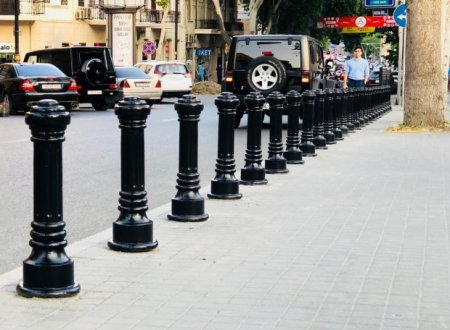 Bakı şəhərinin mərkəzi küçələrində qoruyucu tumbalar quraşdırılır
