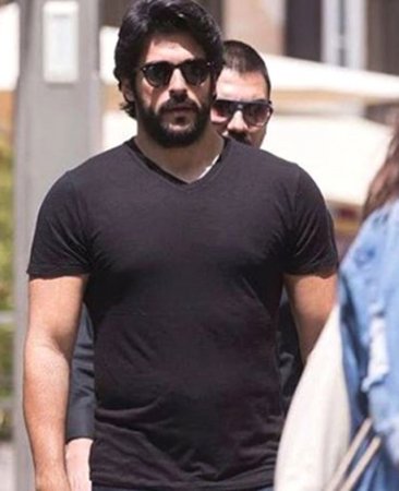 Burak Özçiviti kökəldən 7.5 milyonluq SƏBƏB