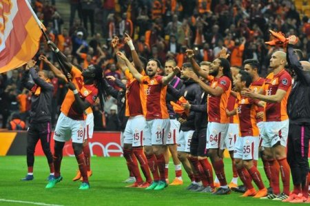 UEFA “Qalatasaray”ı cəzalandırdı