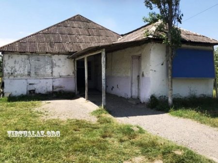 Göyçayın Potu kəndində çar II Nikolayın vaxtında tikilmiş məktəb binasının halı