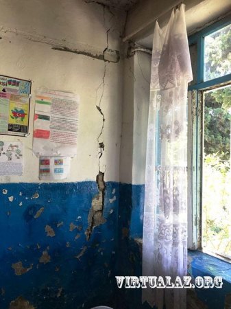 Göyçayın Potu kəndində çar II Nikolayın vaxtında tikilmiş məktəb binasının halı