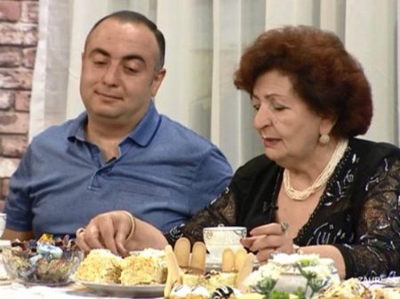 Kübra Əliyeva biznesmen oğlu ilə