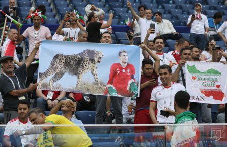 DÇ-2018: İran gözəlləri və Ronaldunun qəribə plakatı