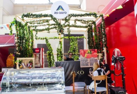 İçərişəhərdə, Bakı Yay Qida Festivalında "Aşk Çiyələyi", "AS Aqro" təqdim edir