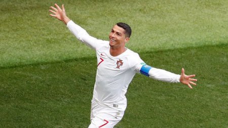 “Roskosmos” Ronaldu ilə məzələndi