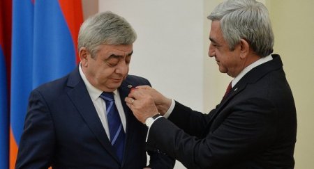 Serj Sarkisyanın qardaşı iri məbləğdə yeyintidə ittiham olundu