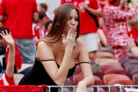 Dünya çempionatını gözəlləşdirən azarkeşlər