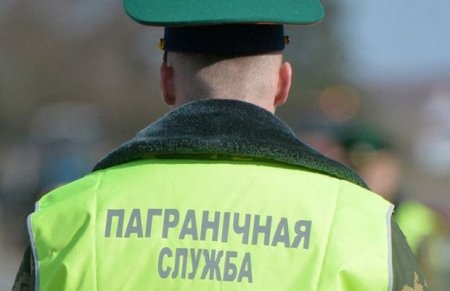Avropaya saxta pasportla keçmək istəyən pakistanlılar saxlanılıb