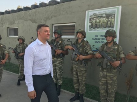 Rusiyalı deputatar və ictimai xadimlər Azərbaycan ordusunun səngərlərində