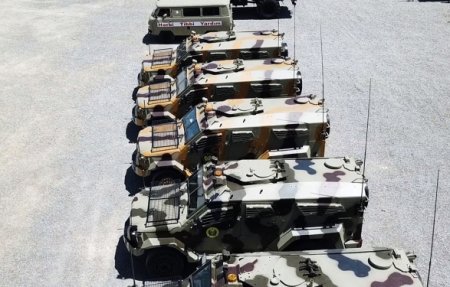 Təlimə cəlb edilmiş tank bölmələri tapşırıqları yerinə yetirirlər