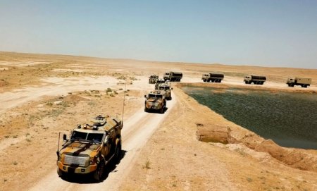 Təlimə cəlb edilmiş tank bölmələri tapşırıqları yerinə yetirirlər