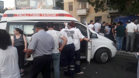İşıqların yenidən sönməsi nəticəsində minlərlə insan metropolitendə qalıb 