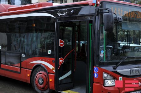 Dünən bütün avtobuslar pulsuz idimi?