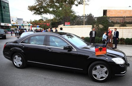 Dünya liderlərinin istifadə etdiyi ən bahalı avtomobillər 