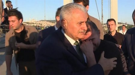 Binəli Yıldırım intiharın qarşısını aldı