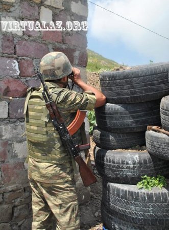 Dəniz səviyyəsindən minlərlə metr yüksəklikdə, qartal yuvasında...