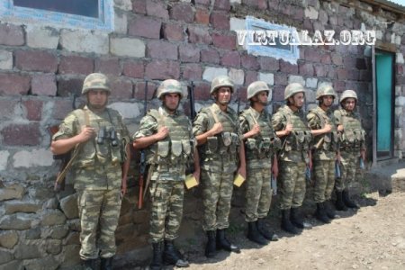 Dəniz səviyyəsindən minlərlə metr yüksəklikdə, qartal yuvasında...