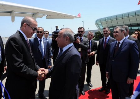 İlham Əliyev Ərdoğanı qəbul edir