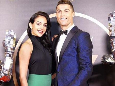 Sevgilisi Ronaldu ilə intim fotosunu yaydı