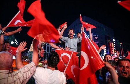 Türkiyə 15 iyul şəhidlərini anır