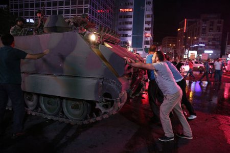 Türkiyə 15 iyul şəhidlərini anır