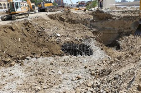 Çökmüş yolun altında ikimərtəbəli zirzəmi aşkarlanıb