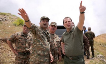 “Azərbaycanın Naxçıvan istiqamətində qoşun cəmləşdirməsi bizi çox narahat edir...”