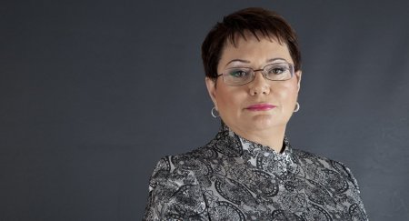 Deputat Elmira Axundovanın səs yazısı  – YENİ NAZİR GƏLƏNDƏN PULUMU VERMİRLƏR