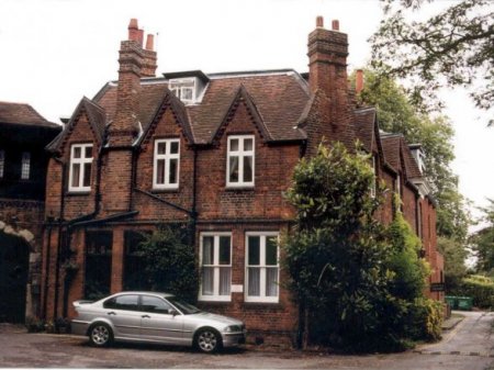 Zamirə Hacıyevanın Londondakı iki qalası