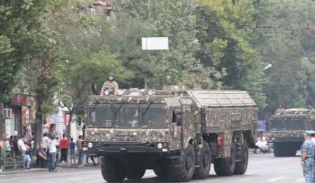 Moskva Ermənistana 