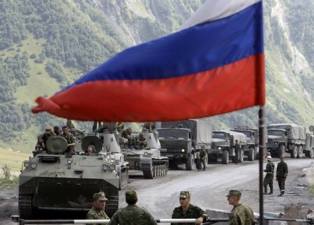 Minlərlə rus əsgəri və yüzlərlə hərbi texnika Gürcüstanda NATO qoşunlarına qarşı