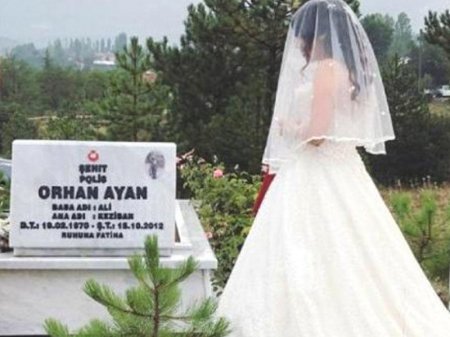 Şəhid atasının məzarı üstündə çəkdirdiyi FOTO kövrəltdi - Gəlin oldum, ata...