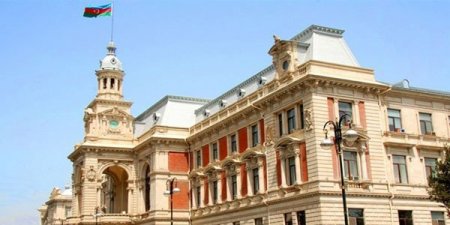 Bakı küçələrində süpürgəçilərin əvəzinə xüsusi texnika işləyəcək