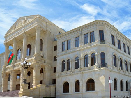 Baş Prokurorluq: Sahibkarları rüşvət verməyə təhrik edən “məmurlar” həbs olundu