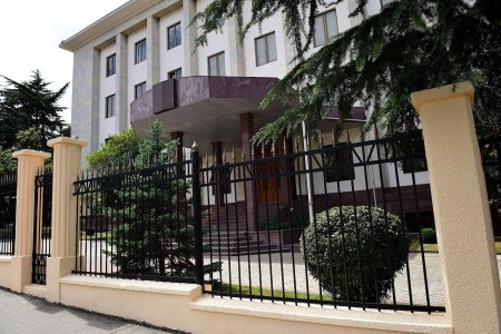 Rusiya 10 ildən sonra Tbilisidə viza mərkəzi açdı
