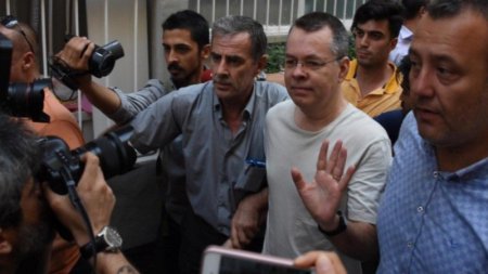Türkiyə amerikalı keşişlə bağlı qərarını dəyişmədi
