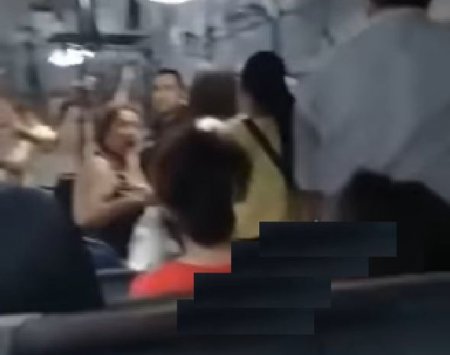 Bakıda avtobusda qadın qıza hücum etdi: danışığını bil