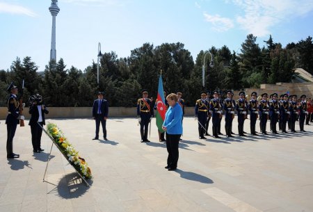 Almaniya kansleri Şəhidlər Xiyabanında